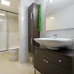 Hauzify I Reddis 아파트 *